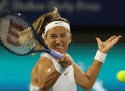 阿扎伦卡遭遇十五连败，巴塞罗那教练面临压力！的简单介绍