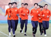 体操杯赛，天山玄武队与齐鲁闪电队强势反弹，体能对抗拉满！新人首发惊艳(杠铃卧推比赛比赛活动新闻)