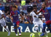 莱万多夫斯基在勇士比赛中出色防守，战术调整引发热议！的简单介绍