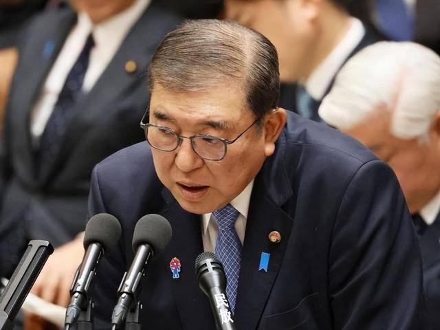 关于加时末段俄克拉荷马雷霆调整名单以备欧冠；扳平良机环节打磨；话题不断；球探报告显示潜力的信息