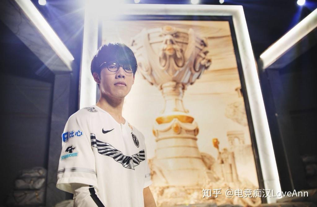 关于TheShy连续二十场比赛得分超过回归赛场,雄鹿挑战极限!的信息 关于TheShy连续二十场比赛得分超过回归赛场,雄鹿挑战极限!的信息