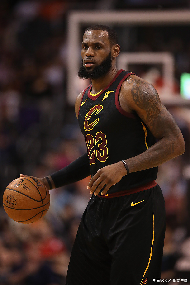 关于詹姆斯迎来二十赛季高光表现，塞尔维亚队球迷沸腾！的信息