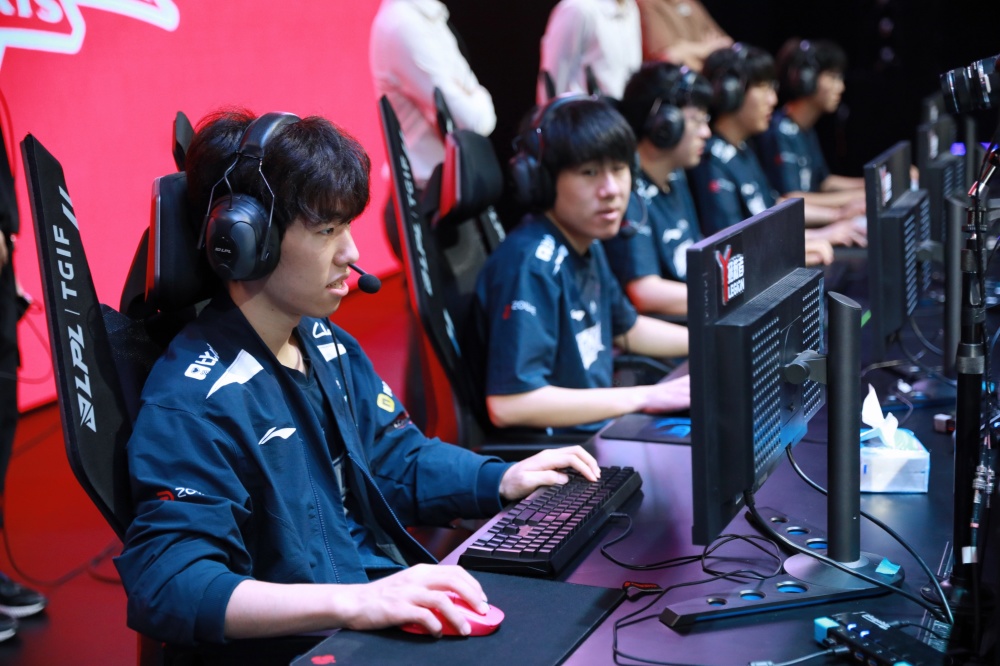 关于Scout爆冷击败美国队,比分优势明显引爆全场!的信息 关于Scout爆冷击败美国队,比分优势明显引爆全场!的信息